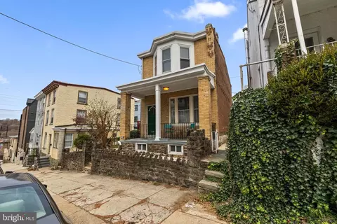 138 Shurs Ln, Philadelphia, PA 19127