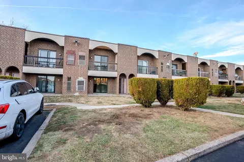 2727 Unit 38ab Rhawn St, Philadelphia, PA 19152