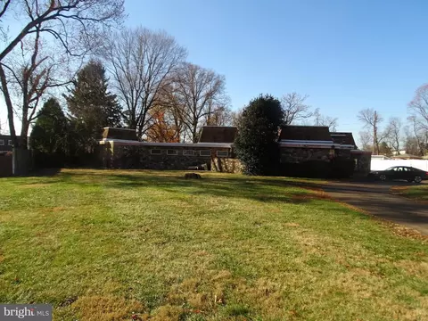 2754 Willits Rd, Philadelphia, PA 19136
