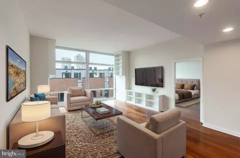 22 S Front St #503, Philadelphia, PA 19106