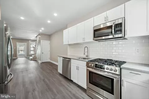 5253 N Sydenham St, Philadelphia, PA 19141