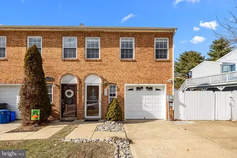 9976 Crestmont Ave, Philadelphia, PA 19114
