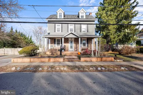 621 Maple Ave, Philadelphia, PA 19116