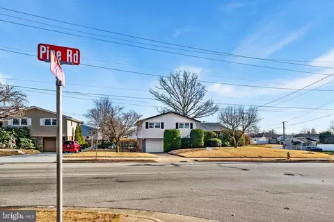 9219 Pine Rd, Philadelphia, PA 19115