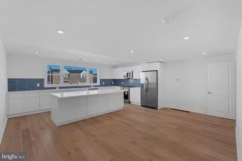 7254 Shalkop St, Philadelphia, PA 19128