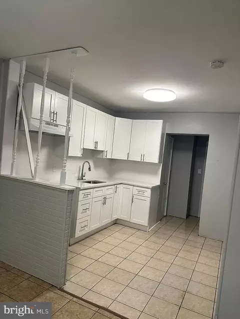 6550 Regent St, Philadelphia, PA 19142