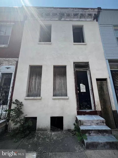 904 W Arizona St, Philadelphia, PA 19133