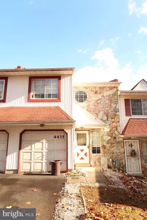 4435 Ernie Davis Cir, Philadelphia, PA 19154