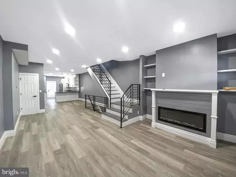 4827 N Warnock St, Philadelphia, PA 19141