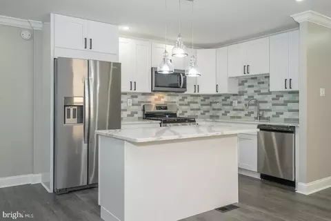 7412 Dicks Ave, Philadelphia, PA 19153