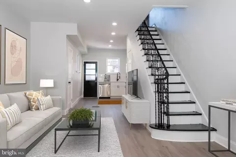 2122 S Chadwick St, Philadelphia, PA 19145