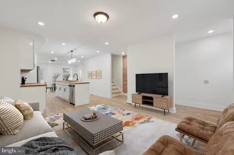 36 W Manheim St, Philadelphia, PA 19144