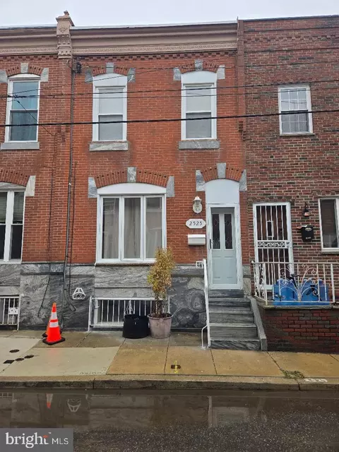 2525 S Hicks St, Philadelphia, PA 19145