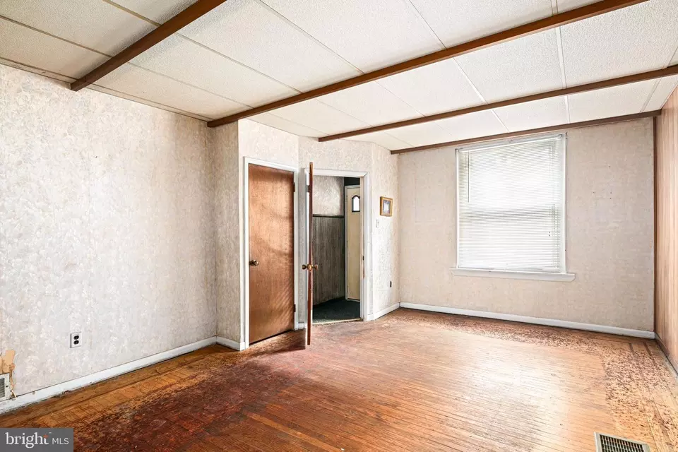 Living - 2639 Bainbridge St, Philadelphia, PA 19146 photo 1 of 5