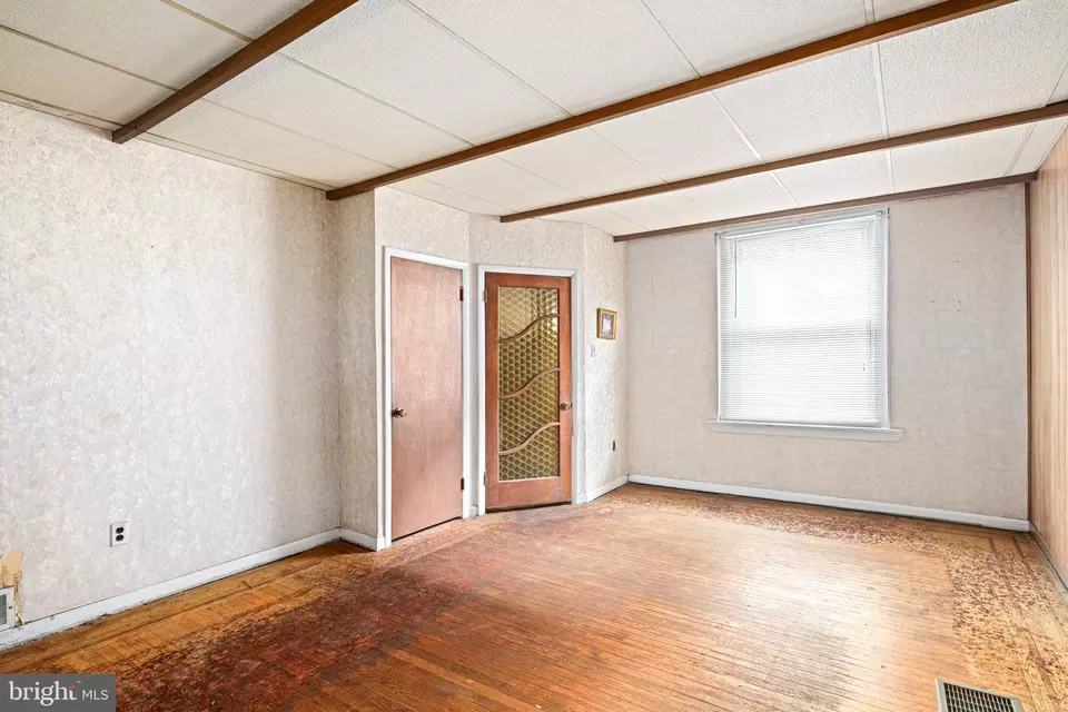 Living - 2639 Bainbridge St, Philadelphia, PA 19146 photo 2 of 5