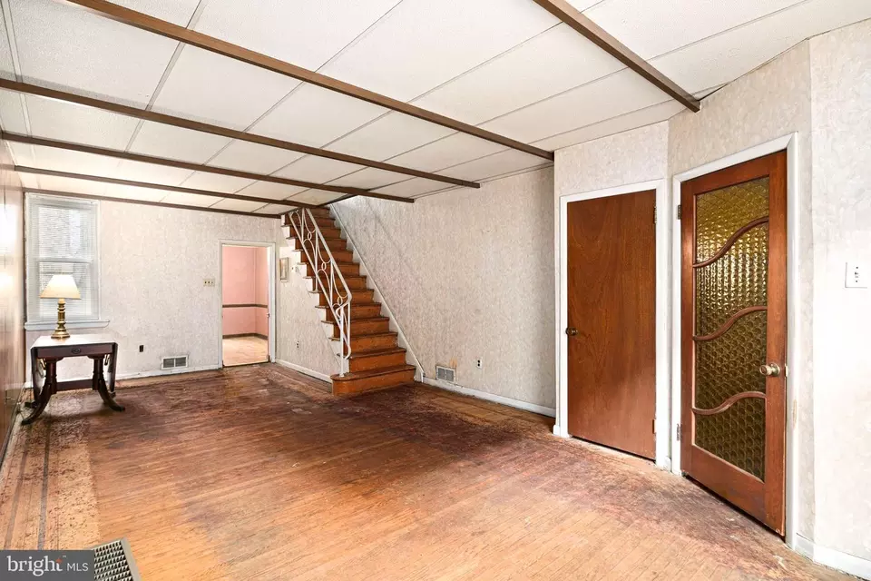 Living - 2639 Bainbridge St, Philadelphia, PA 19146 photo 5 of 5