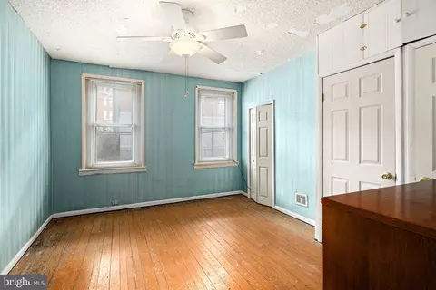 Bedroom - 2639 Bainbridge St, Philadelphia, PA 19146 photo 1 of 5
