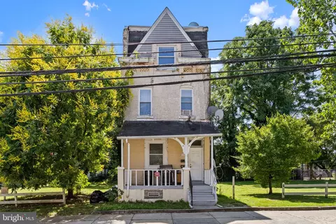 3908 Brown St, Philadelphia, PA 19104