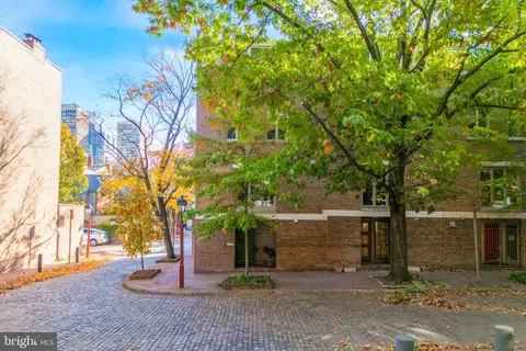 315 Lawrence Ct, Philadelphia, PA 19106