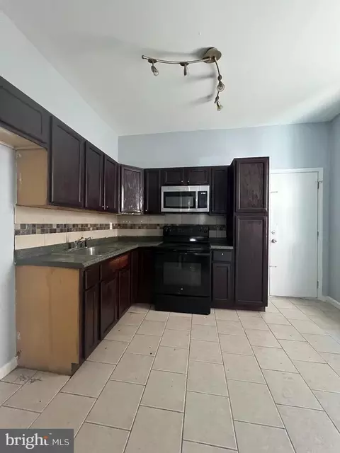 1323 N 28th St, Philadelphia, PA 19121