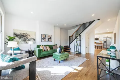 460 Hermit St, Philadelphia, PA 19128