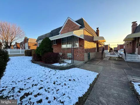 2106 Oakmont St, Philadelphia, PA 19152