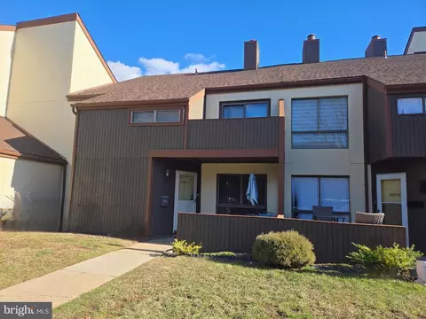 5027 S Convent Ln #G, Philadelphia, PA 19114