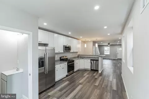 5816 Pine St, Philadelphia, PA 19143