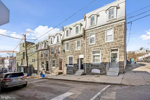 190 Markle St, Philadelphia, PA 19128