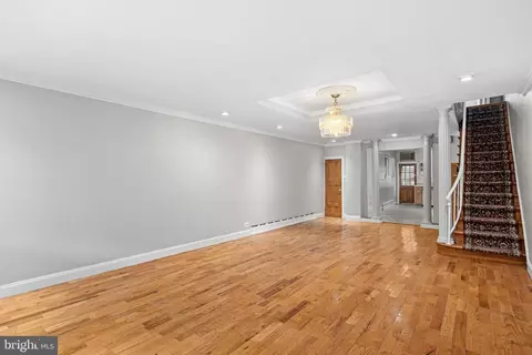 2427 S 6th St, Philadelphia, PA 19148