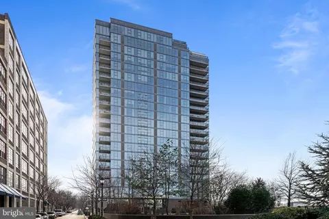 210 S 25th St #903, Philadelphia, PA 19103