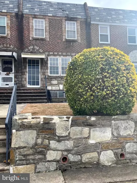 6737 Cottage St, Philadelphia, PA 19135
