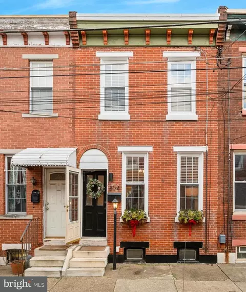 804 Livingston St, Philadelphia, PA 19125