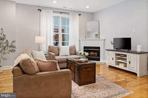 249 N 51 N 2nd St #3R, Philadelphia, PA 19106