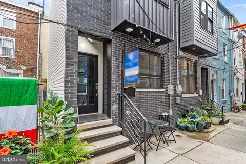 907 S Schell St, Philadelphia, PA 19147
