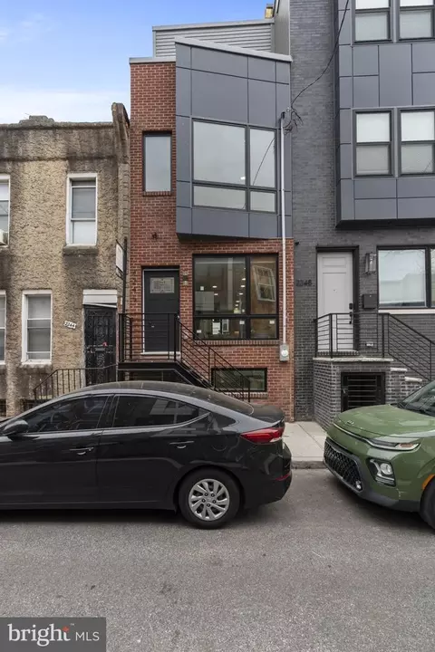 2246 Earp St, Philadelphia, PA 19146