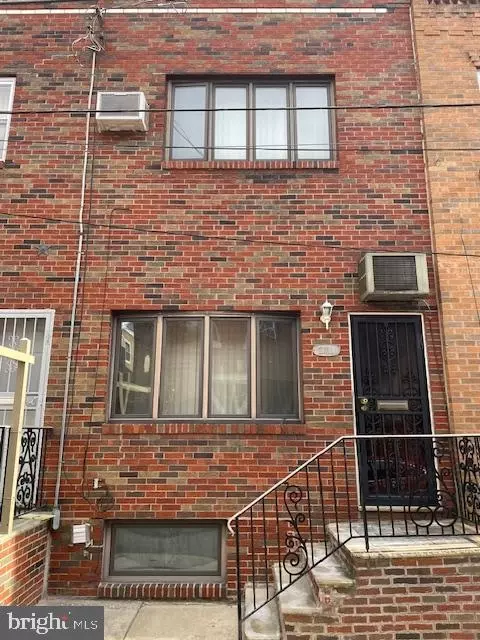 2311 S Alder St, Philadelphia, PA 19148