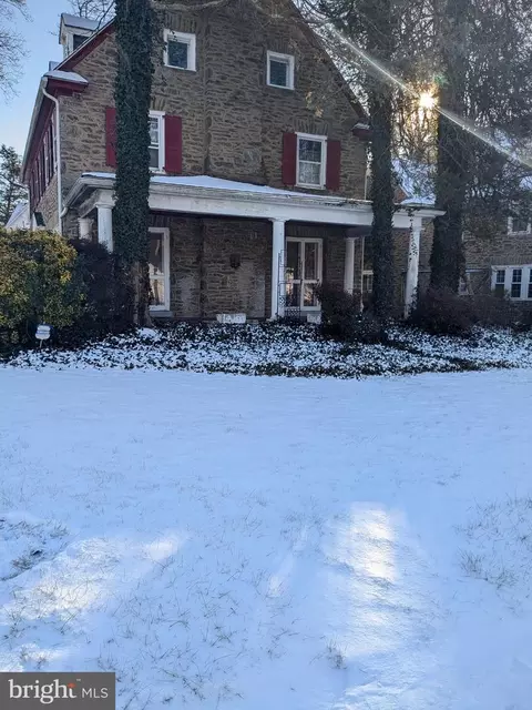 7009 Lincoln Dr, Philadelphia, PA 19119