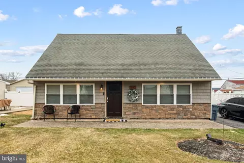 2863 Nautilus Rd, Philadelphia, PA 19154