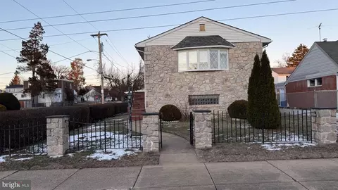 701 Emerson St, Philadelphia, PA 19111