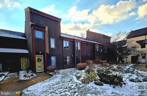5009 S Convent Ln #H, Philadelphia, PA 19114
