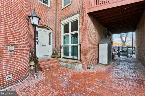 1110 Lombard St #8, Philadelphia, PA 19147