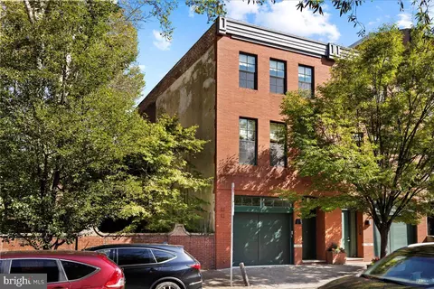 261 S 22nd St, Philadelphia, PA 19103