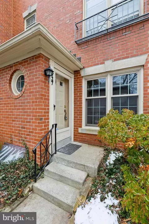 14 Newton St #F27, Philadelphia, PA 19118