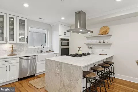 603 Mcclellan St, Philadelphia, PA 19148