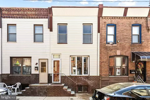2435 S Alder St, Philadelphia, PA 19148