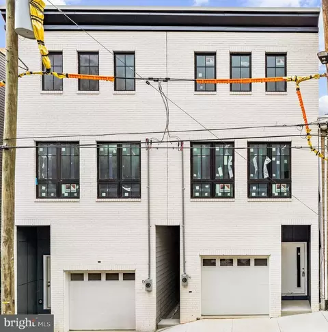 334 Carson St, Philadelphia, PA 19128