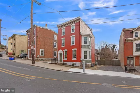 273 Green Ln, Philadelphia, PA 19128