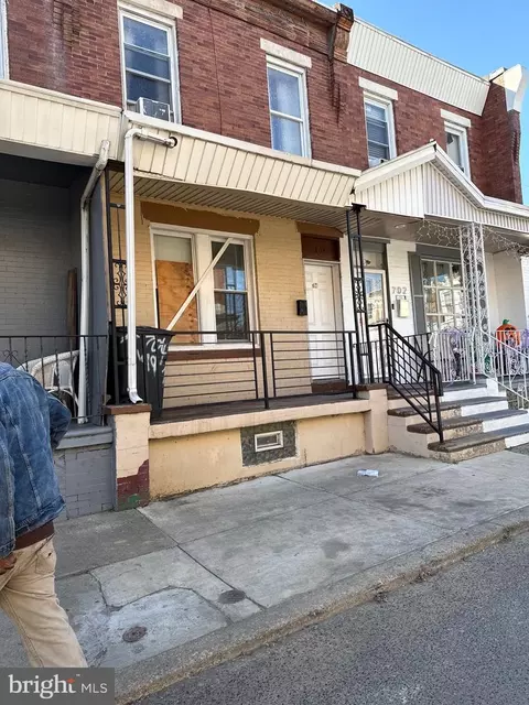 704 E Madison St, Philadelphia, PA 19134