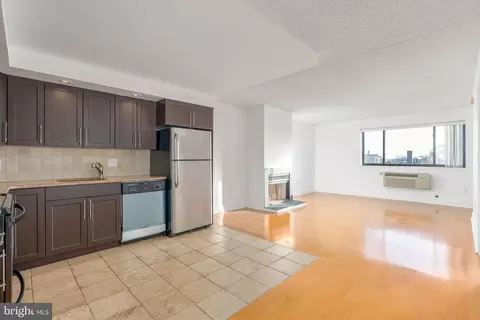 200 10 Lombard St #734, Philadelphia, PA 19147